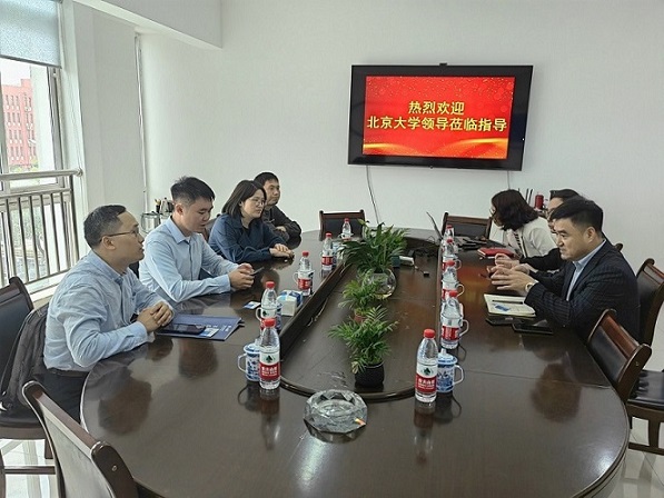 科技局章春媚局長(zhǎng)帶領(lǐng)北大張教授一行來(lái)公司調(diào)研的新聞圖片